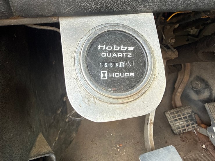 1990-massey-ferguson-8-image-88