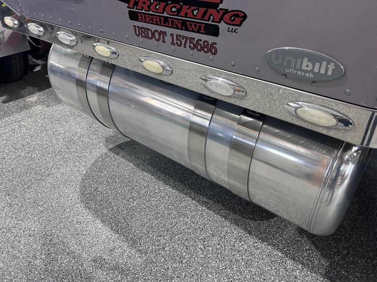 2007-peterbilt-379-image-26