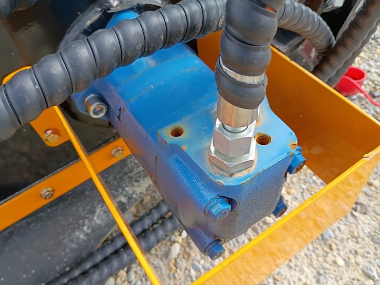 #23941-•-boxbroom-sweeper-skid-steer-attachment-image-10