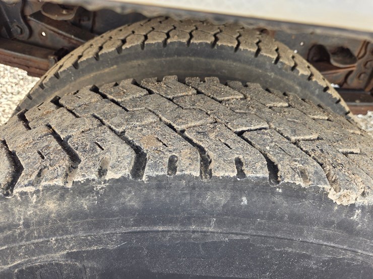 2000-ford-f650-image-70