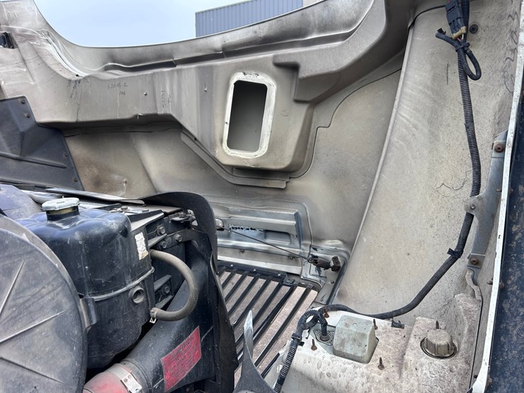 2003-international-7400-image-57