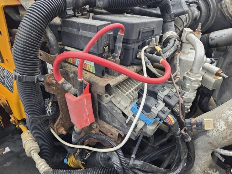 2005-massey-ferguson-8-image-39