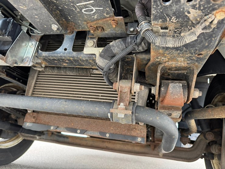 2019-isuzu-nrr-image-47