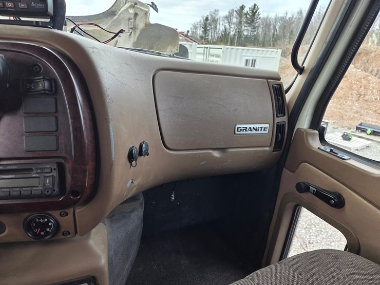 2006-massey-ferguson-8-image-57