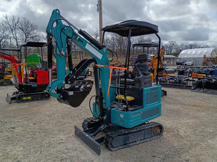 #24167-•-2025-diesel-digmaster-dm200-mini-excavator-image-8