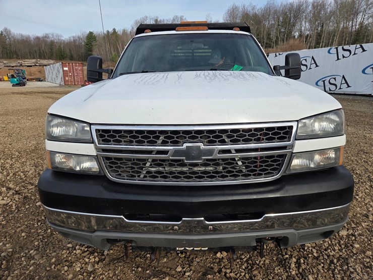 2005-chevrolet-3500-image-8