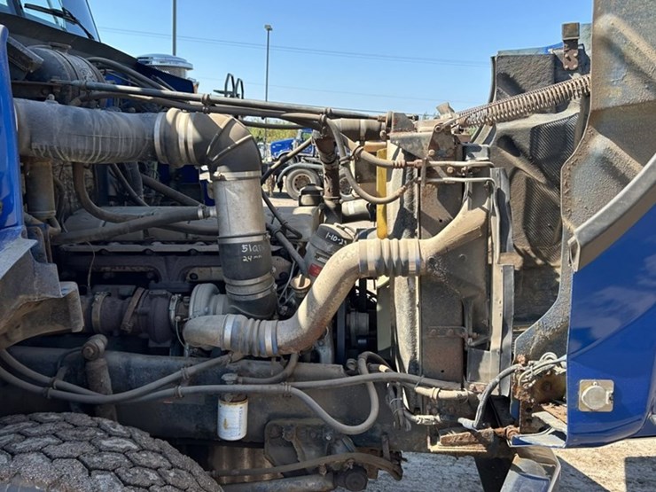 #1114-•-2005-western-star-tri-axle-heavy-haul-truck-tractor-image-37