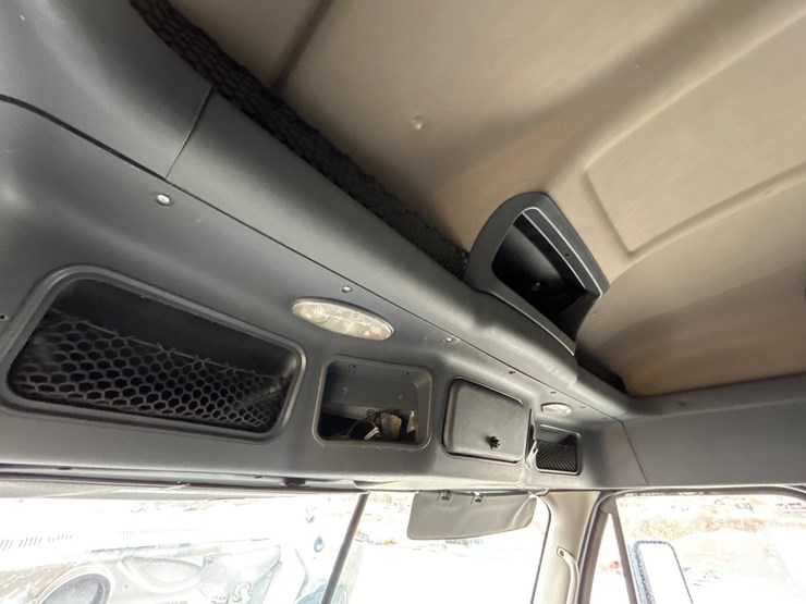 2017-massey-ferguson-8-image-70