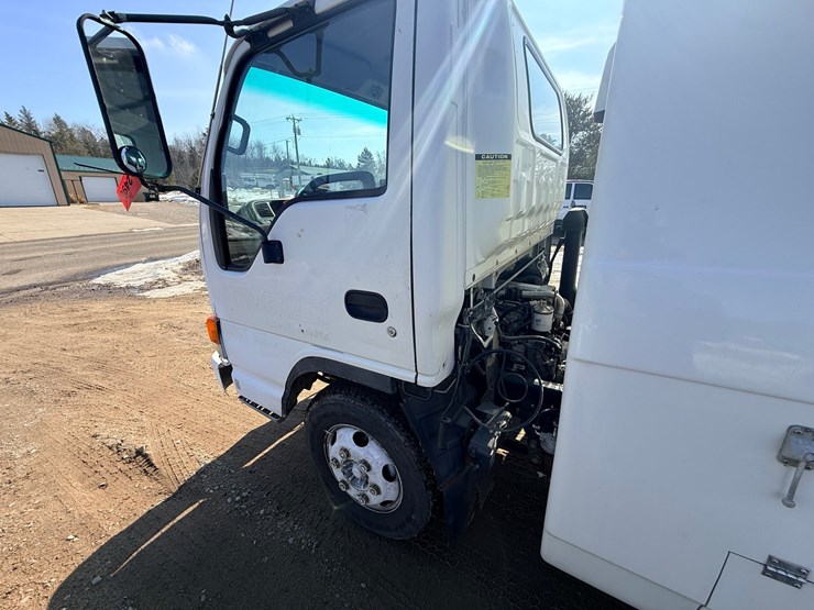 2002-isuzu-npr-image-30