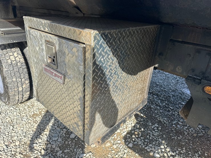 2005-massey-ferguson-8-image-22