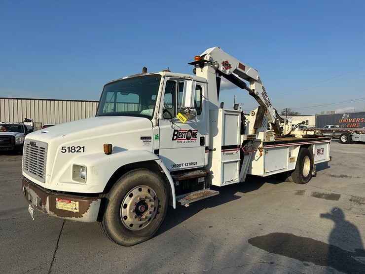 freightliner-fl70-image-1