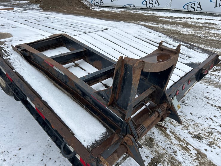 2020-massey-ferguson-8-image-23