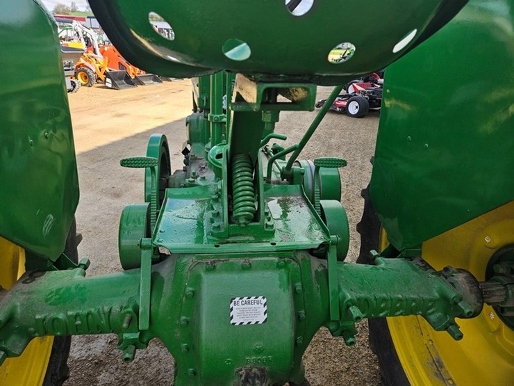 john-deere-model-b-image-23