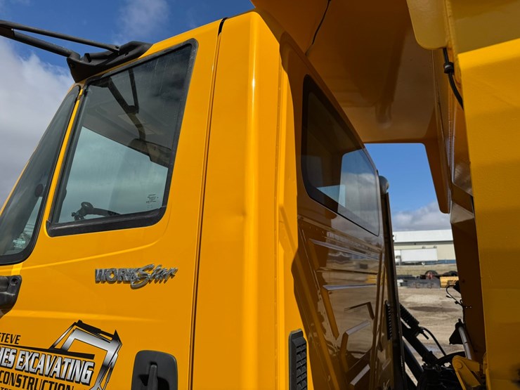 2009-international-workstar-7500-image-11