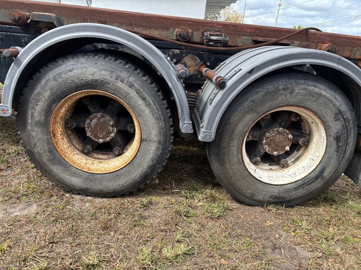 1999-mack-rd600-image-65