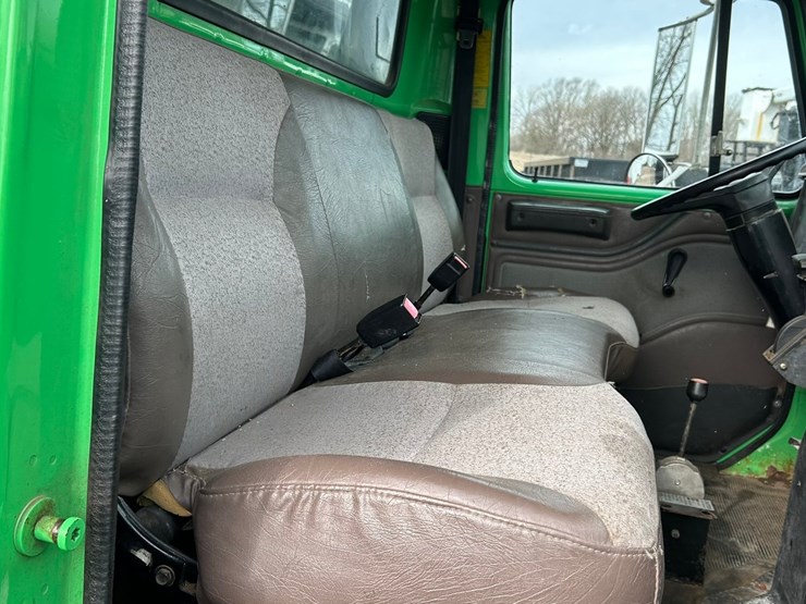 1996-international-4700-image-56