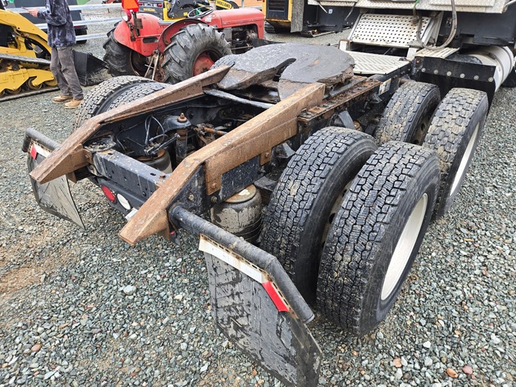 2017-kenworth-t680-image-27