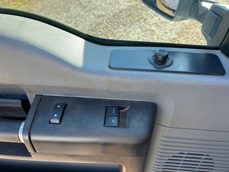 2012-ford-f550-image-52