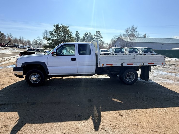 2006-chevrolet-3500hd-image-2