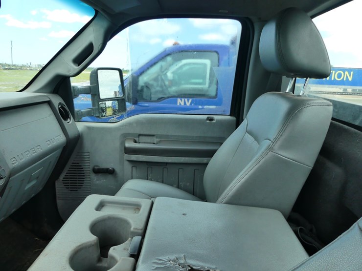 2016-ford-f350-xl-image-10