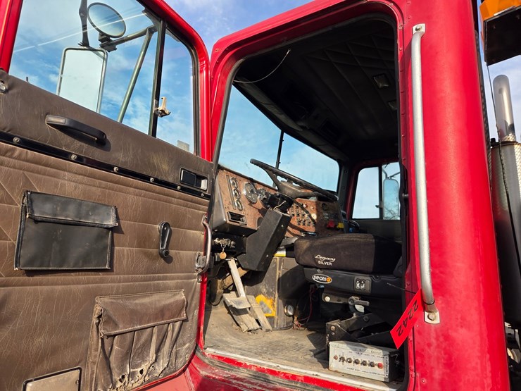 1998-international-paystar-5000-image-63