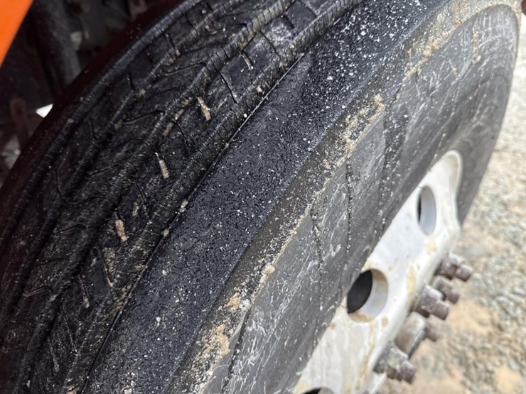 2016-massey-ferguson-8-image-53