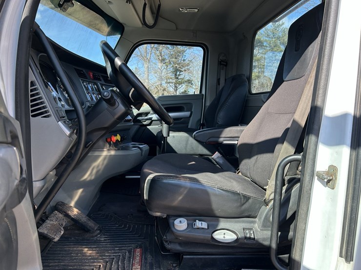 2020-kenworth-t880-image-62