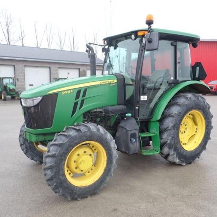 2016 JOHN DEERE 5085E