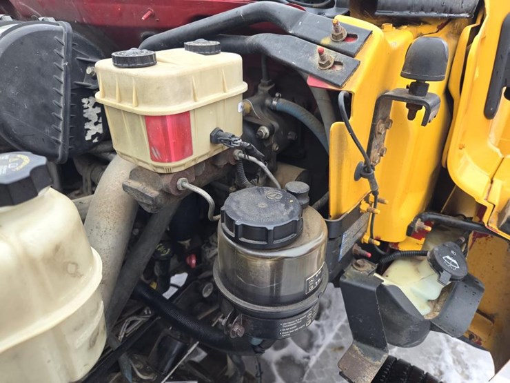 2005-massey-ferguson-8-image-35