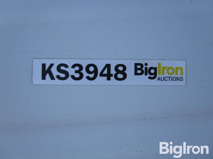 white-sheet-metal-siding-panels-image-18