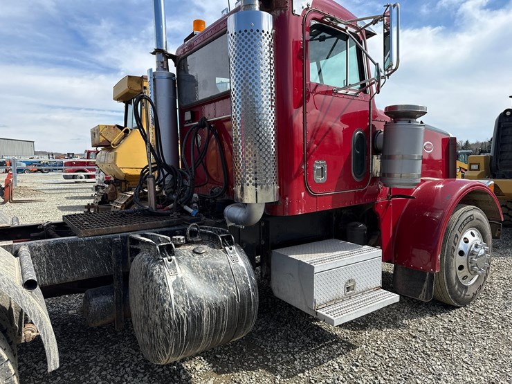 2004-peterbilt-378-image-22