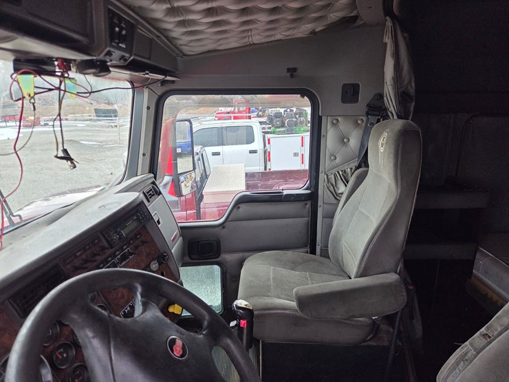 2005-kenworth-t600-image-63