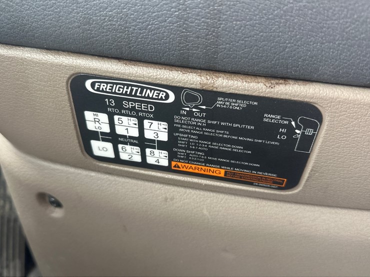 2017-massey-ferguson-8-image-43