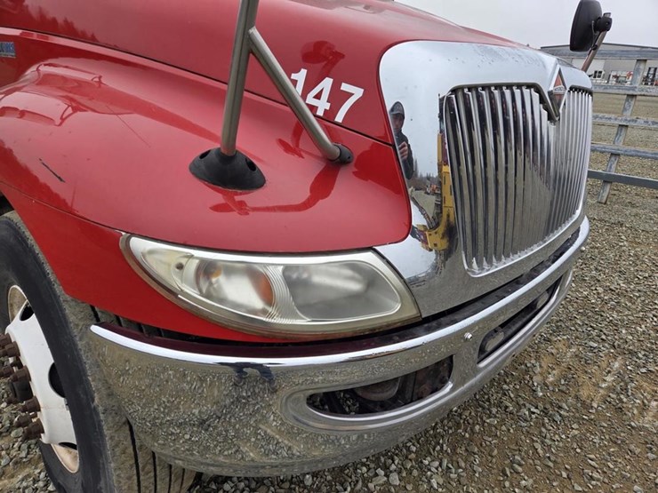 2013-international-durastar-4300-image-10