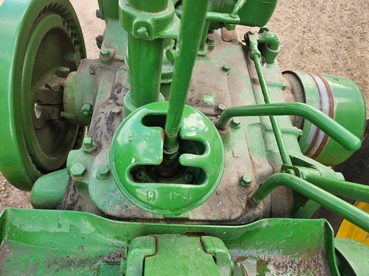 john-deere-model-b-image-32