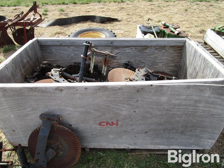 farm-king-side-dress-applicator-openers-image-3