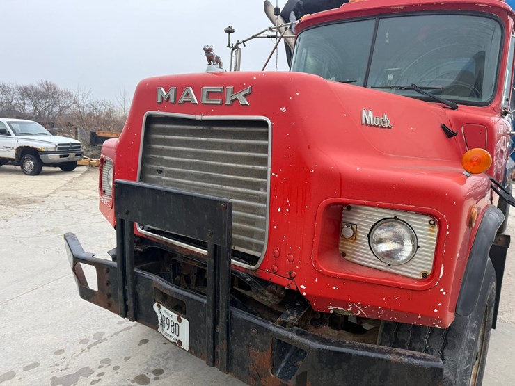 mack-dm688s-image-9