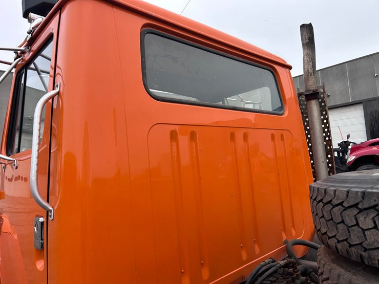 1992-international-4900-image-30