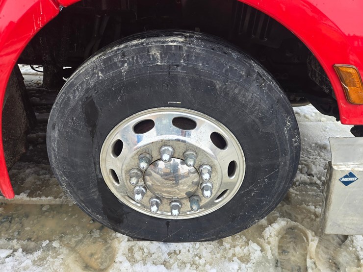 peterbilt-579-image-99