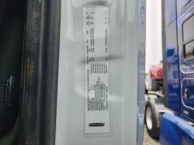 2017-massey-ferguson-8-image-61