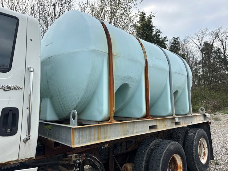 2007-international-7600-image-13