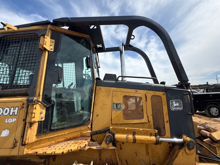 2002-deere-700h-lgp-image-37