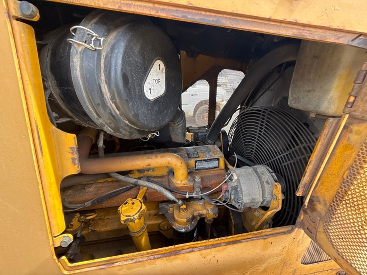 2002-deere-700h-lgp-image-38