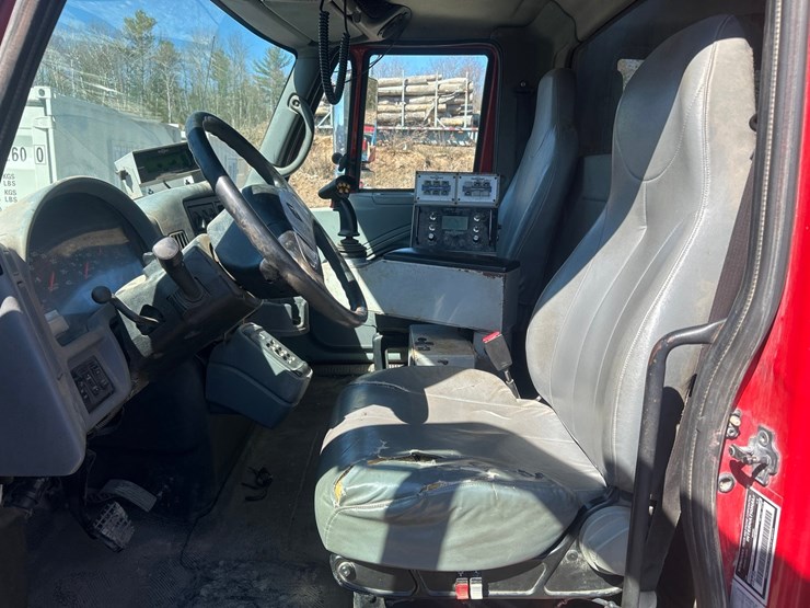 2006-international-7400-image-56