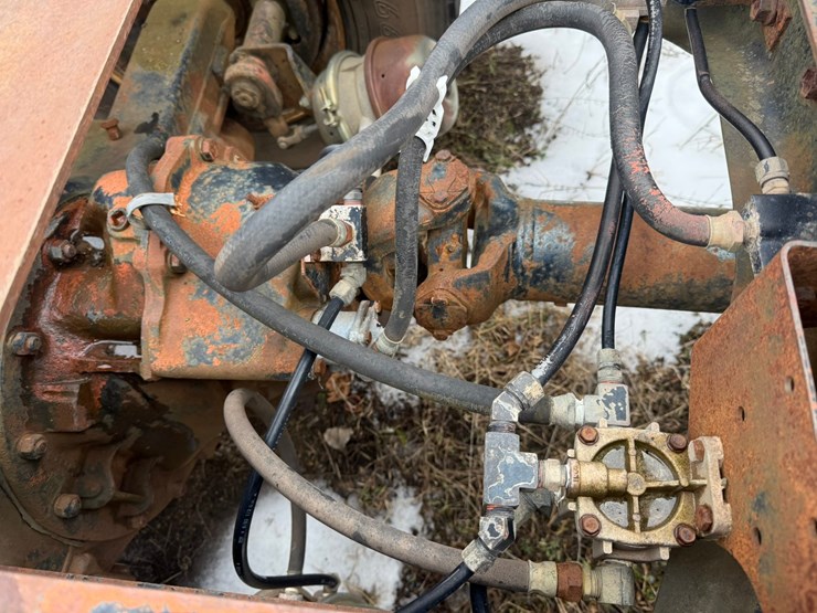 #1117-•-volvo-whitegmc-day-cab-truck-tractor-image-38