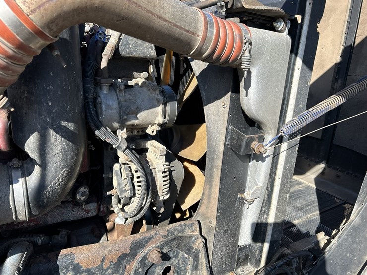 2005-peterbilt-379-image-51