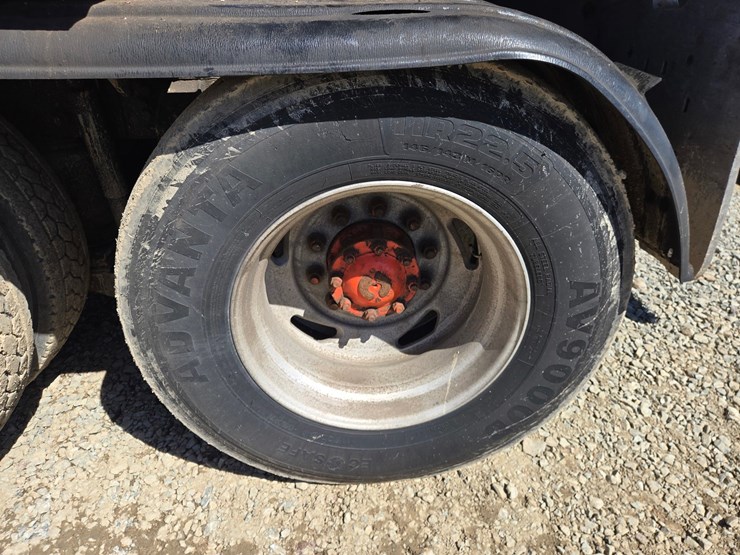 1999-caterpillar-c12-image-111