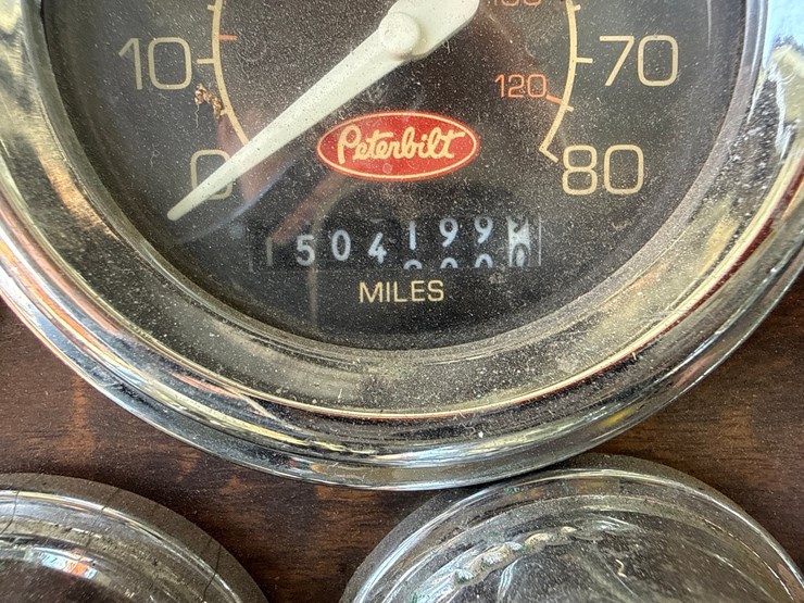 1994-peterbilt-359-image-63