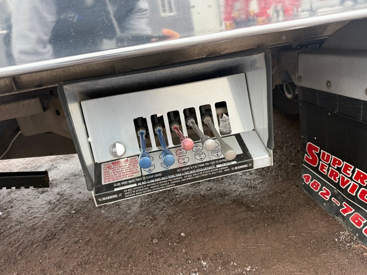 2018-ford-f650-image-26