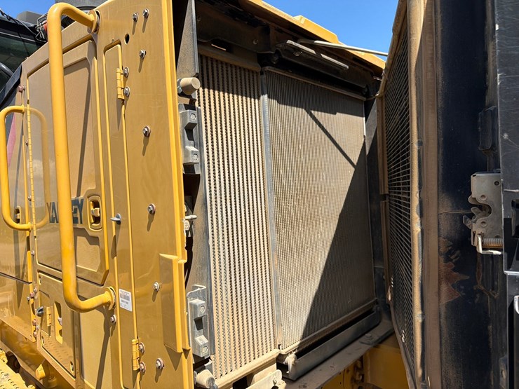 2018-caterpillar-12m3-image-71